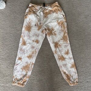 Vuori Tan and Cream Tie-Dye Joggers